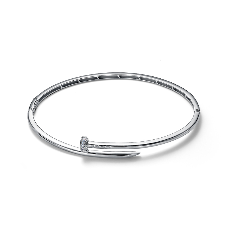 Ювелирное изделие - Браслет жесткий из серебра с фианитами в магазине Best-Gold 133261