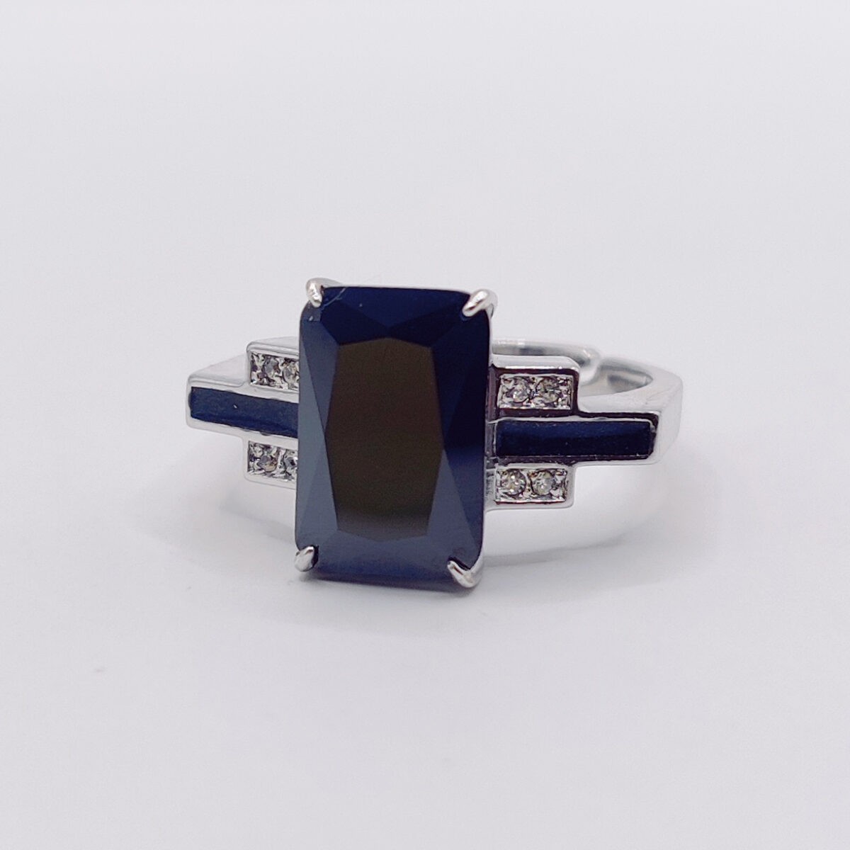 Бижутерное кольцо с фианитами Ювелирное изделие - Бижутерное кольцо с фианитами в магазине Best-Gold 148943