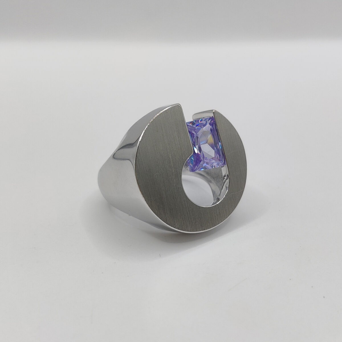 Бижутерное коьцо с фианитами Ювелирное изделие - Бижутерное коьцо с фианитами в магазине Best-Gold 141986