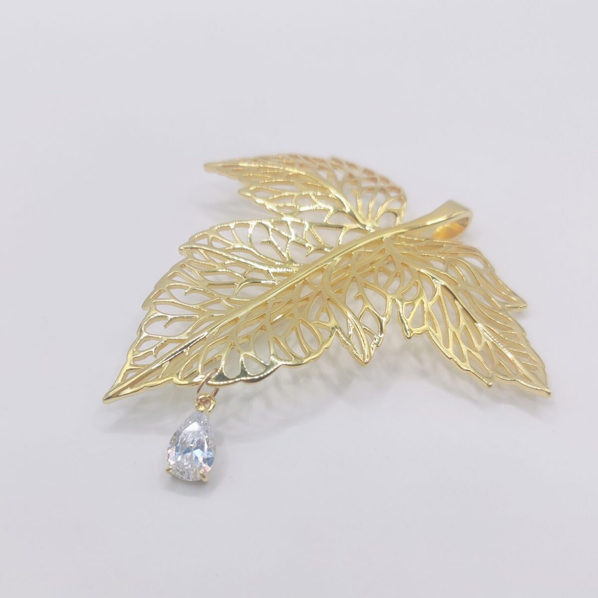 Ювелирное изделие - Бижутерная брошь с фианитами в магазине Best-Gold 155209