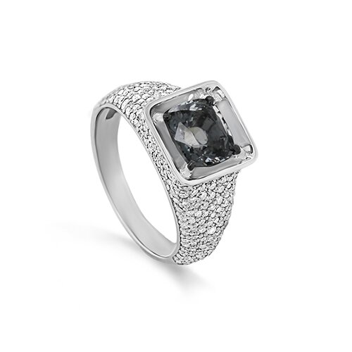 Ювелирное изделие - Кольцо из белого золота с бриллиантами в магазине Best-Gold 122765