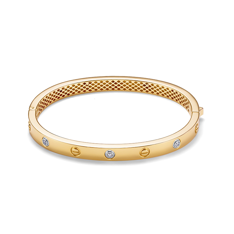 Браслет жесткий из желтого золота с  фианитами Ювелирное изделие - Браслет жесткий из желтого золота с  фианитами в магазине Best-Gold 149306