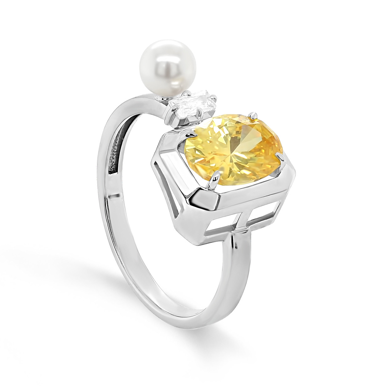 Кольцо из серебра с жемчугом и фианитами Ювелирное изделие - Кольцо из серебра с жемчугом и фианитами в магазине Best-Gold 032962