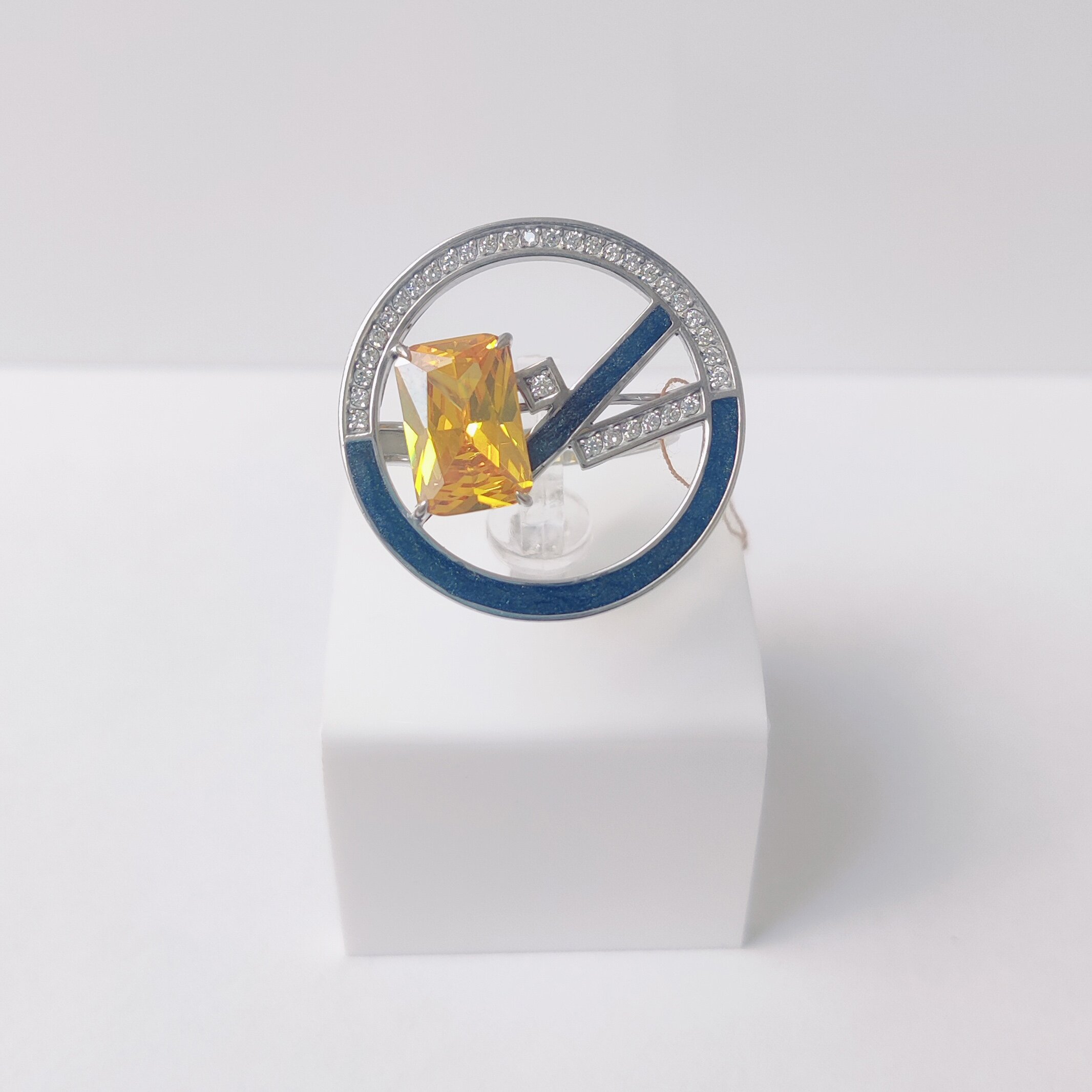 Бижутерное кольцо с фианитами Ювелирное изделие - Бижутерное кольцо с фианитами в магазине Best-Gold 150803